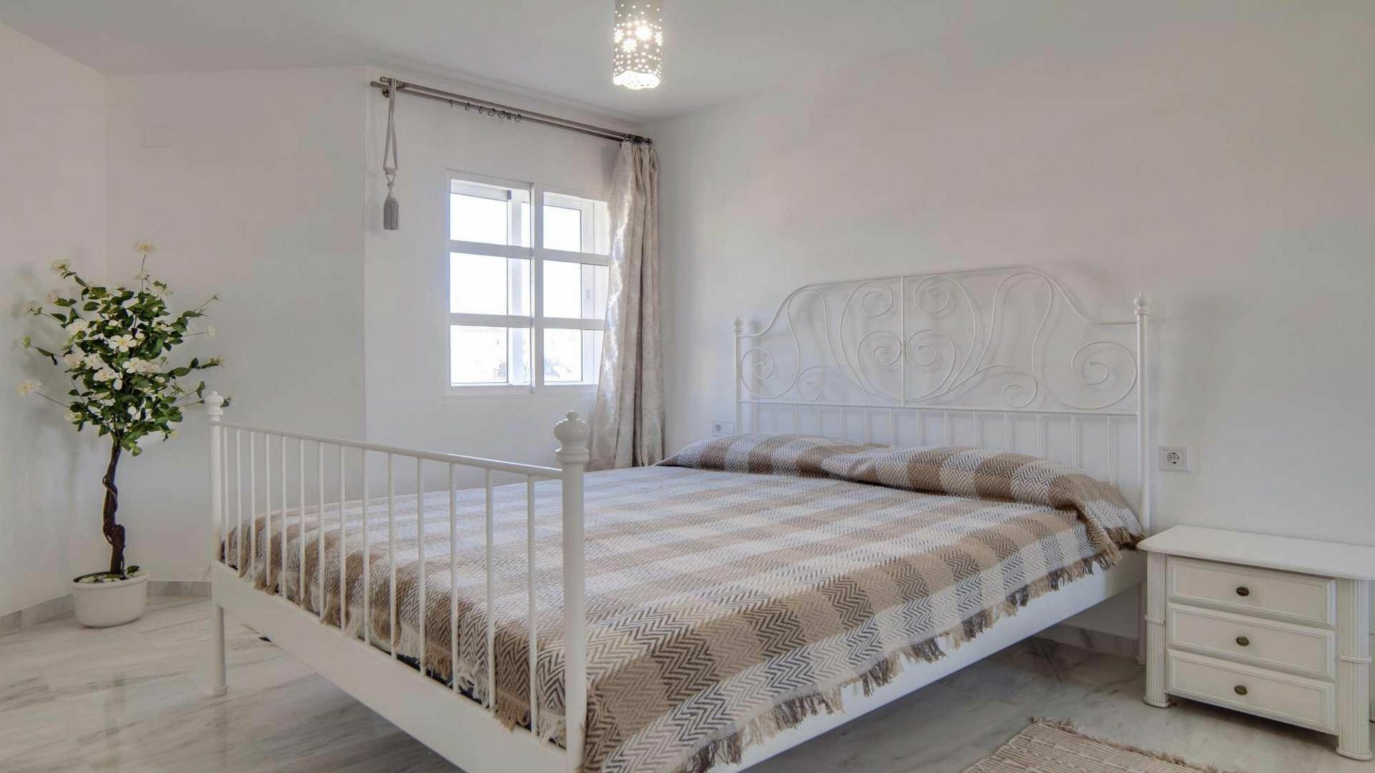 Marina Del Sol Apartment By Rafleys Фуeнхирола Екстериор снимка